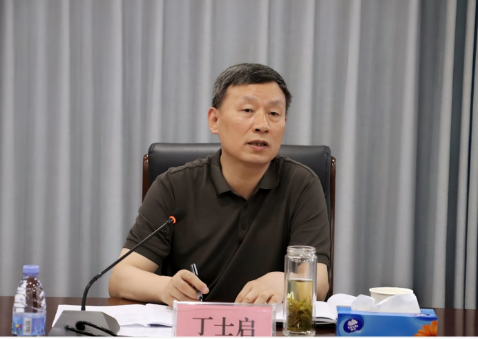 丁士启到公司调研
